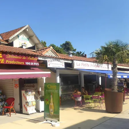 Les Bains Nyaraló *